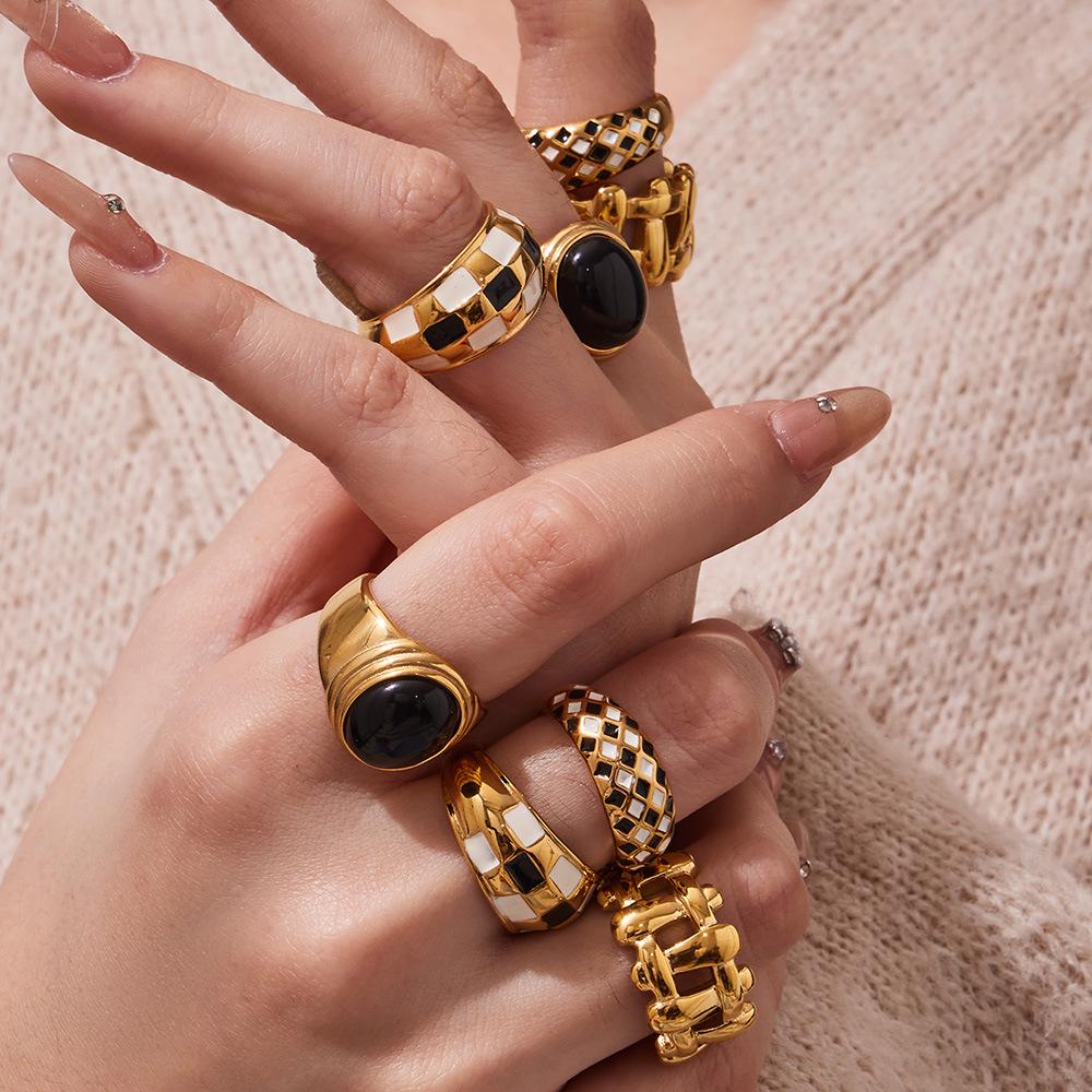 Anello smaltato a quadri europeo: Acciaio Inossidabile Placcato Oro 18K, Stile Lusso Leggero