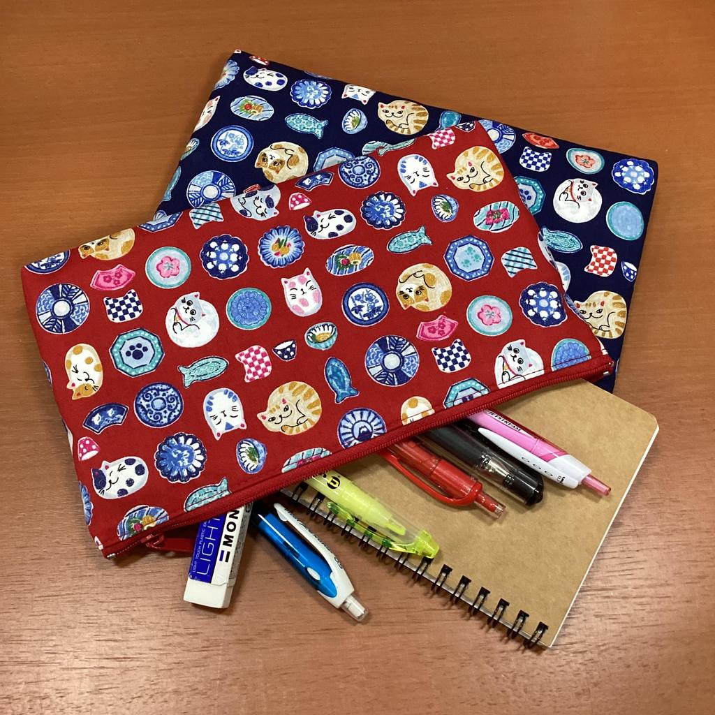 Kyosuke Made in Japan Large Cotton Pouch for Cosmetics and 23 x Small Item Cat and Dish Red Makeup, Approx. 13.5cm, Travel, Storage, Gusseted, Design,