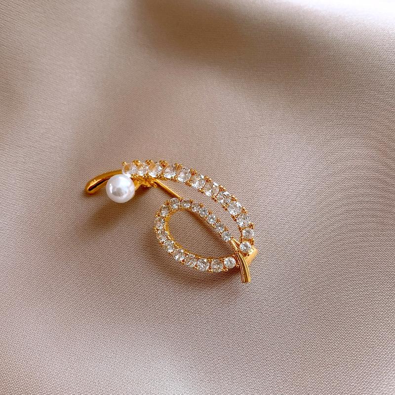 18k electroplated zircon pearl brooch French retro pin brooch suit accessories women