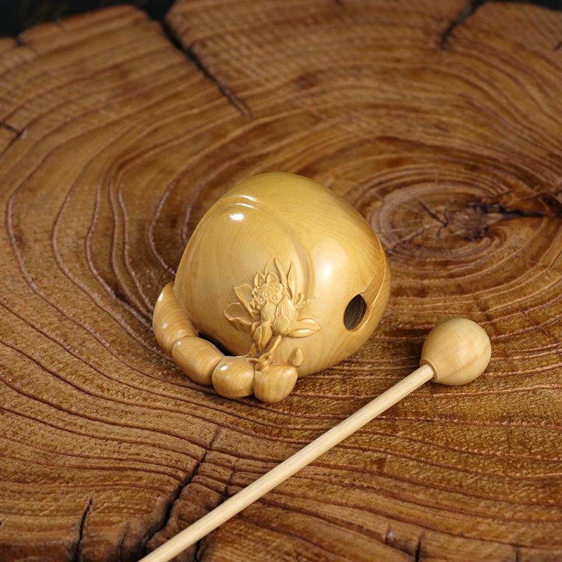 Portable Boxwood Percussion Meditation Instrument: Mini Wooden Fish Carving, Perfect as a Gift or Decorative Ornament.
