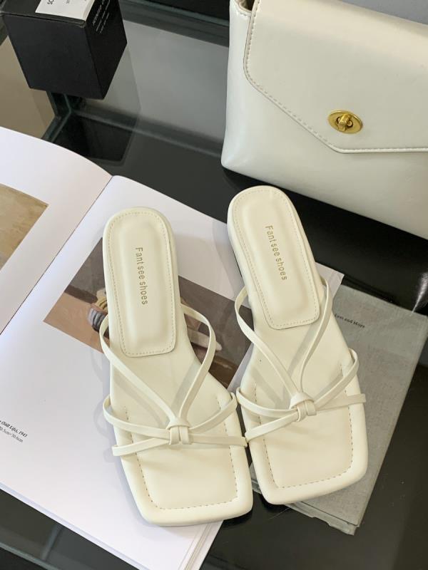 Fashion Beach Shoes Low Square Toe Slippers Soft Rubber Flip Flops Slides Fashion Sabot Comfort Hawaiian Luxury Rome Fabric PU Hoof Heel