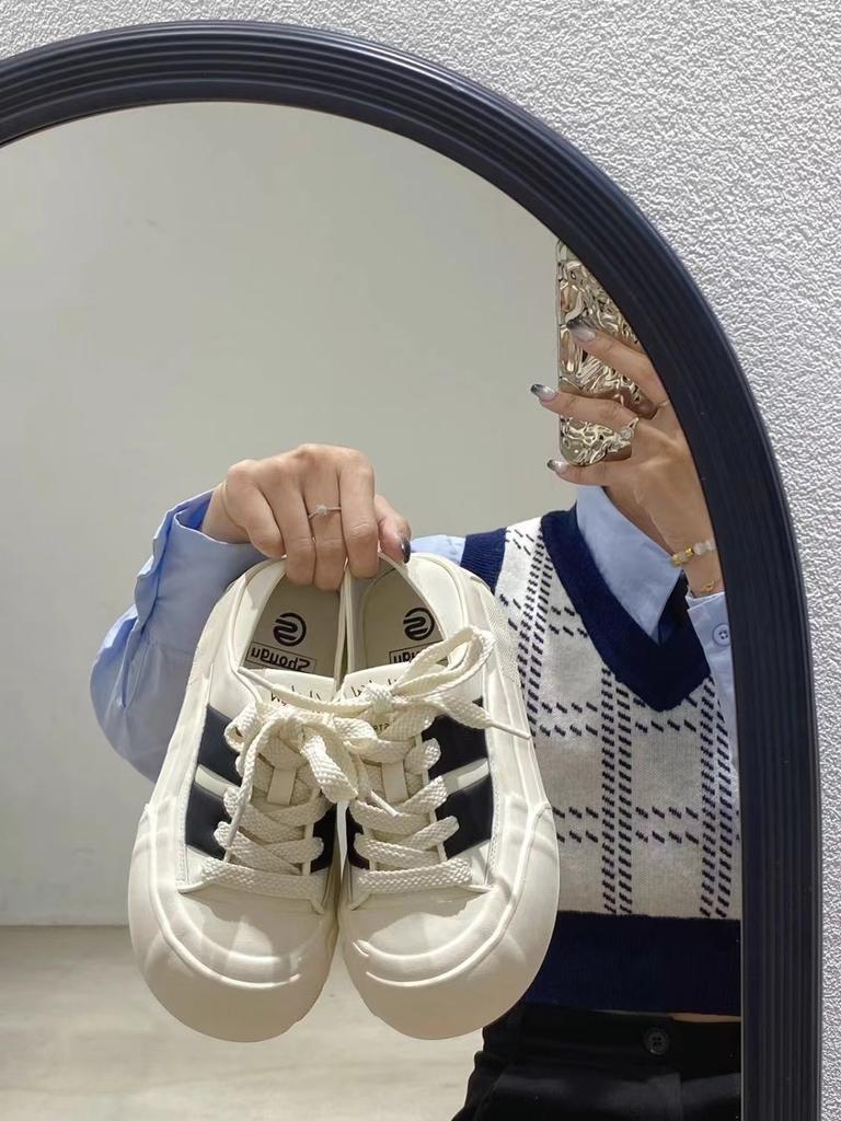 Fashion 2024 New Women's Stable Thick Sole Sports Shoes Fashionable Spring and Autumn Vulcanized Lace Up Shoes