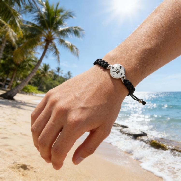 Minimalists Compass Inspired Bracelet Suitable For Both Casual And Formal Outfits