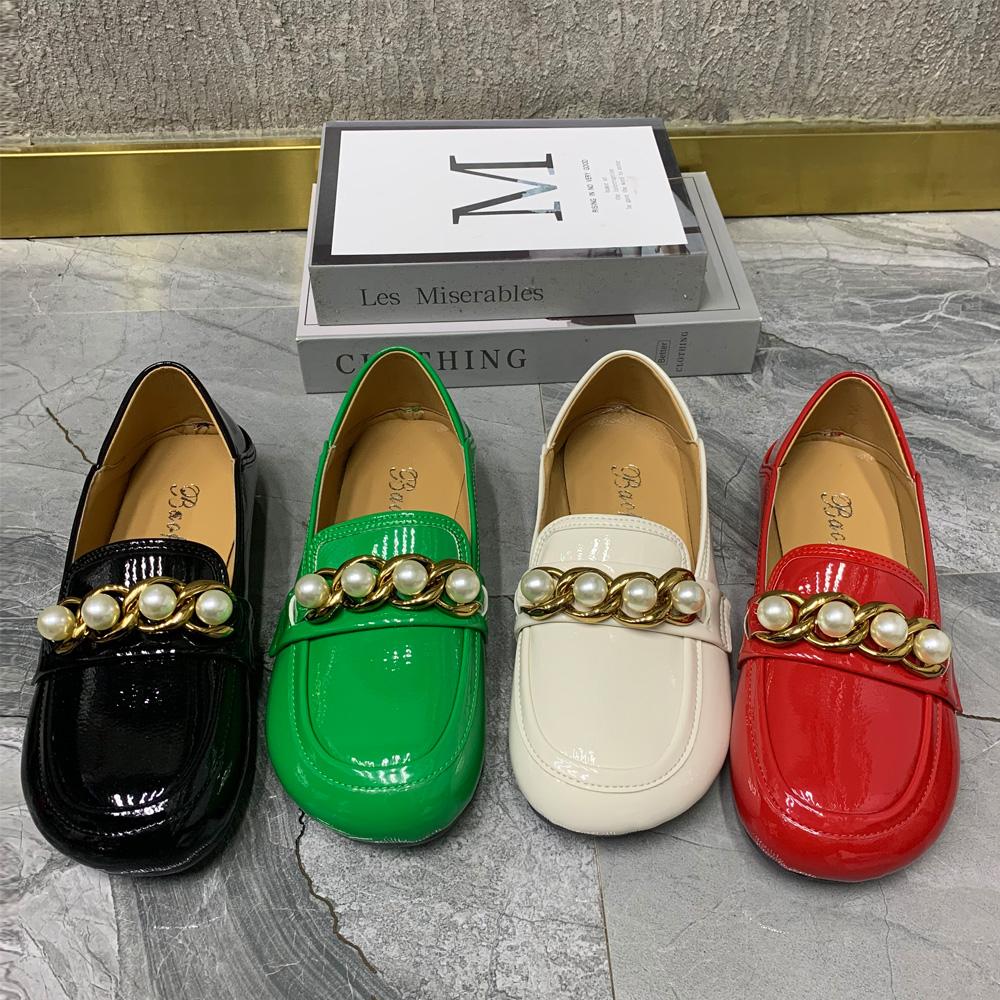 Fashion Luxury Brand Women Flats Shoes Plus Size Casual Shoes For Women Pearl Chain Patent Leather Female Loafers Summer Mullers