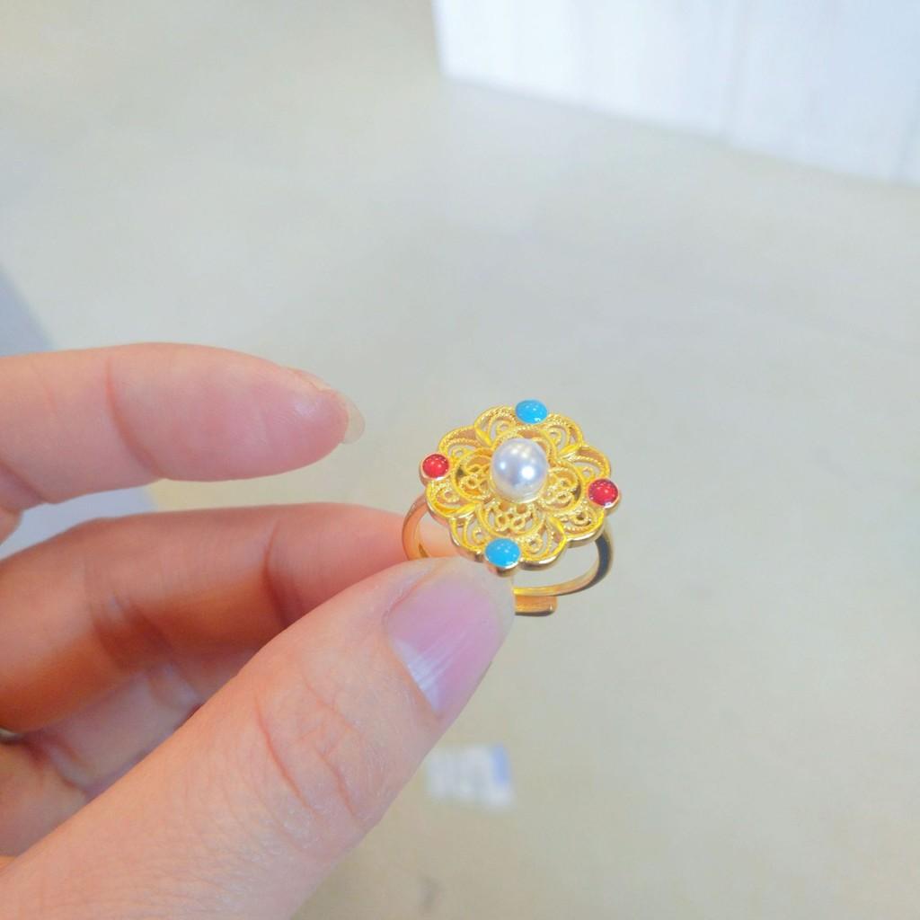 Antique Style Charming Enamel Ring With Royal Flower Design Perfect For 2024 Spring
