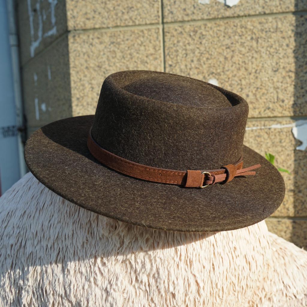 Koreanischer Lässiger Brauner Mokka-Gürtel Breiter Rand Wolliger Jazz-Zylinderhut Für Männer Und Frauen Herbst Und Winter Britisch Retro Filz