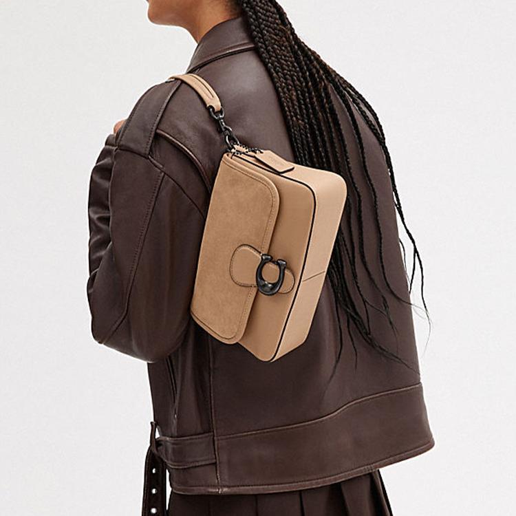 Coach Getigert 26 Unifarbene Buchstabe Druckknopf Klappe Wildleder Leder Handtasche Crossbody Schultertasche Mittel Damen taschen Kamel C5262-V5TOF