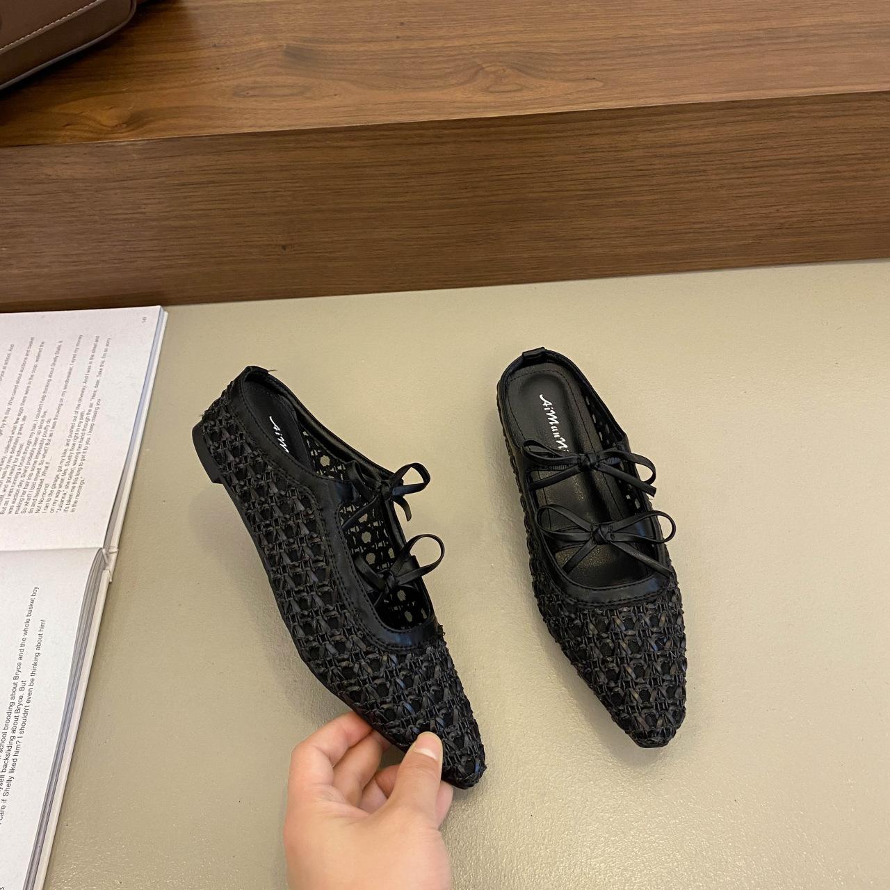 

Large size woven bag head half slippers women s 2025 summer new Xiaoxiangfeng bow hollow holiday cool slippers 35 чёрный