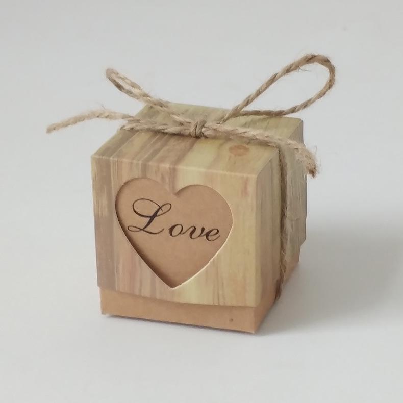 

Vintage Kraft Paper Candy Box Wood Grain Love Heart-Shaped Hollow Sugar Box 5Cm Small Love Candy Box