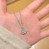 Elegant Fan-Shaped Pendant Necklace: Shiny, Fresh, Unique Clavicle Chain for Women – Versatile and High-End Accessory.