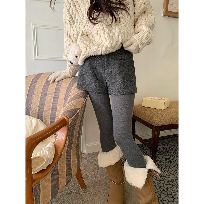 Pantaloni scurți din lână cu talie înaltă, model A-line, „Spicy Girl” - Damă Toamnă/Iarnă 2025, model bootcut
