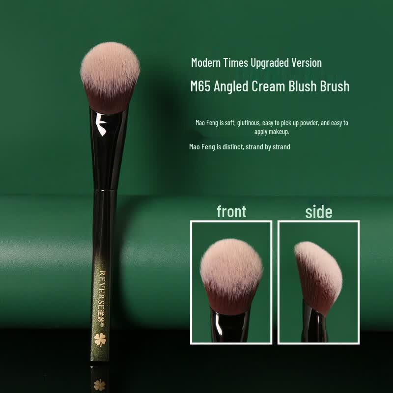 REVERSE M65 Angled Blush Cream Brush