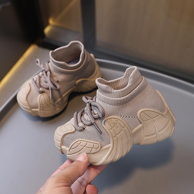 Spring and Autumn Style Boys and Girls Breathable Mesh Comfortable Soft Sole Sports Shoes