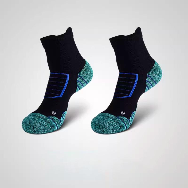 Men's Elite Plus Size Thickened Sports Socks: Mid-Calf Sweat-Absorbing for Autumn/Winter, Ideal for Basketball & Running