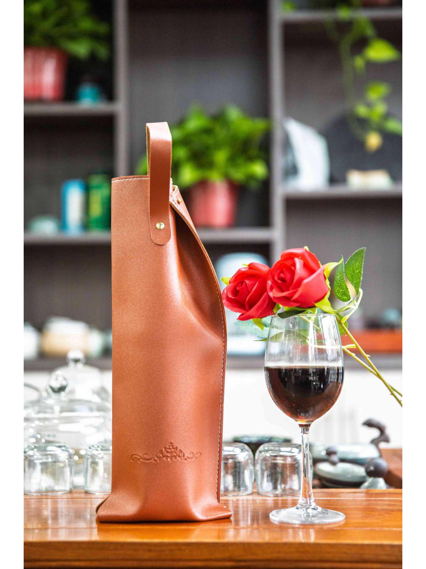 

Elegant Red Wine PU Leather Handbag-Style Gift Box