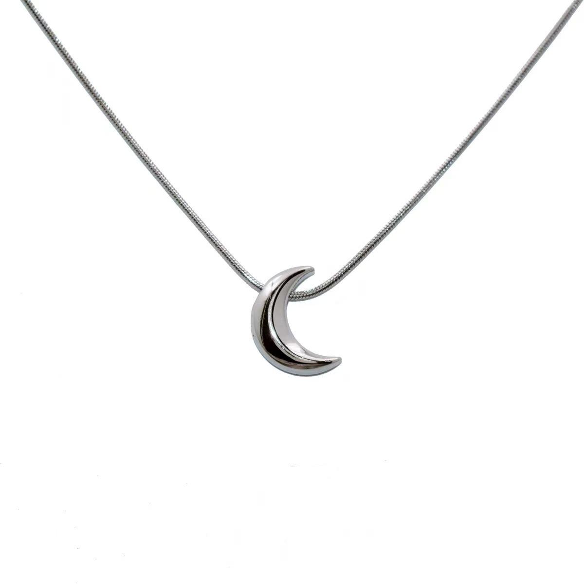 

Simple and versatile crescent moon necklace Women s tide 1111 new ins cold wind sweater chain trendy temperament collarbone chain