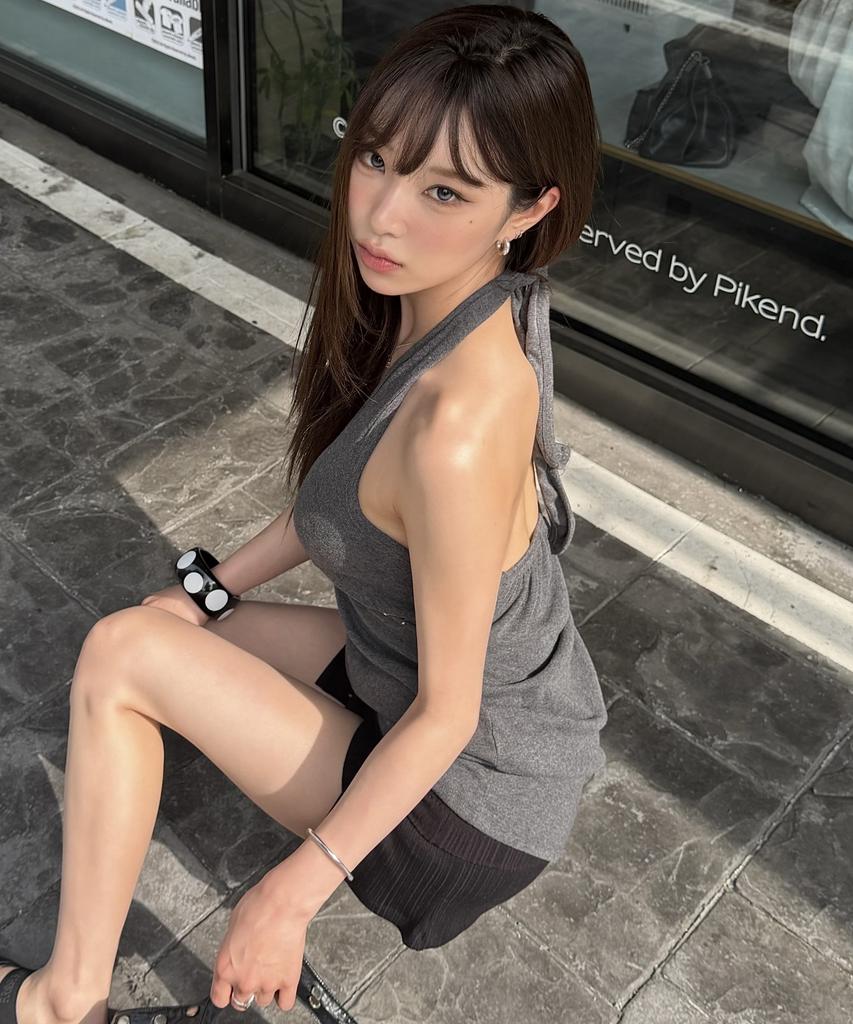 Geulouhaideu Koi Studded Halterneck Mini Dress_Charcoal