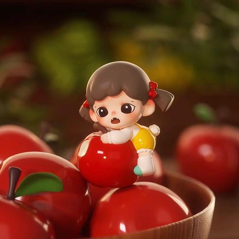 Zoraa Ich liebe Früchte Serie: Pfirsich-Mädchen-Puppe Ornament - Verspieltes Auto-Armaturenbrett Geschenk