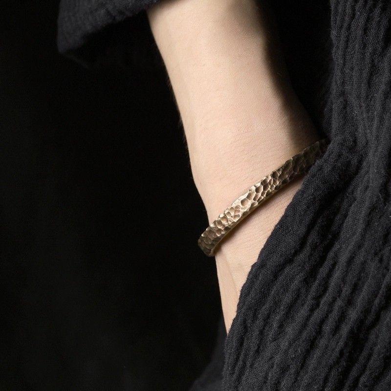 Vintage Handhamrad Textur Öppen Armring Par Unisex Antik Finish Unik Gåva