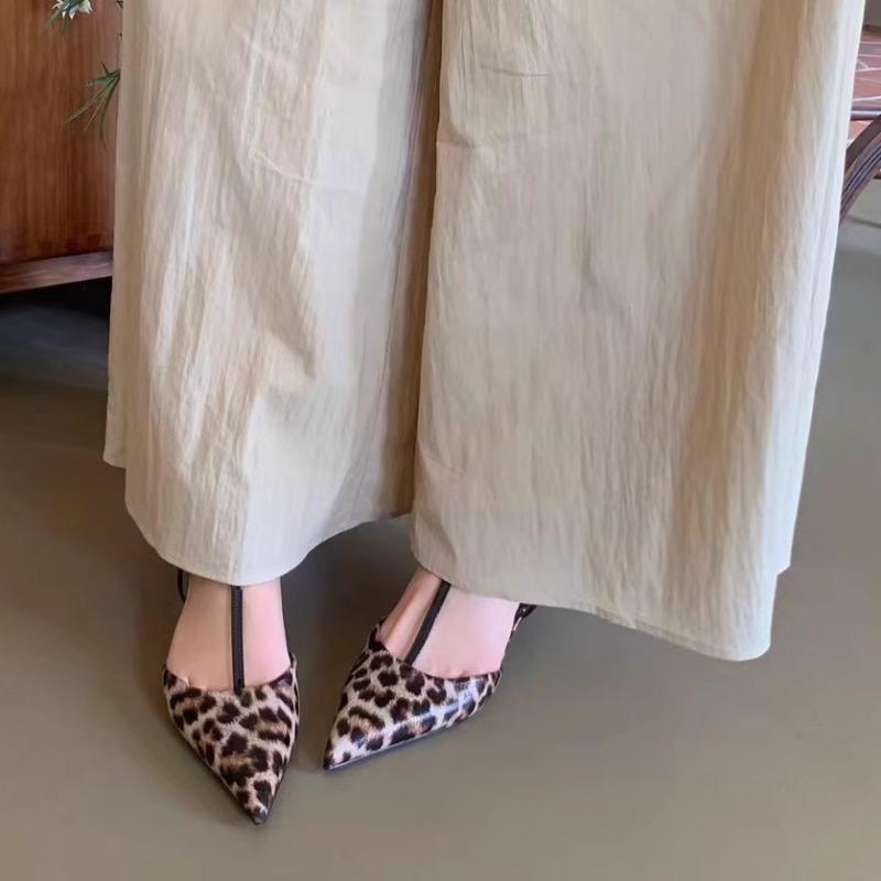 Fashion Baotou Low Heel Shoes Pointed Shallow Mouth Leopard Print Shallow Mouth Metal Buckle Soft Sole Non-slip Wear-resistant Sandals