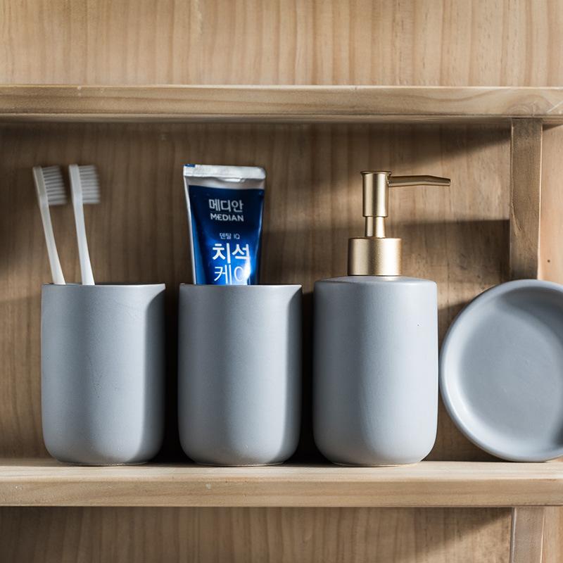 Ensemble simple en céramique pour salle de bain Lavabo Articles de salle de bain Tasse à bain pour la bouche Porte-savon Flacon de désinfectant pour les mains Kit de gobelets à brosse à dents