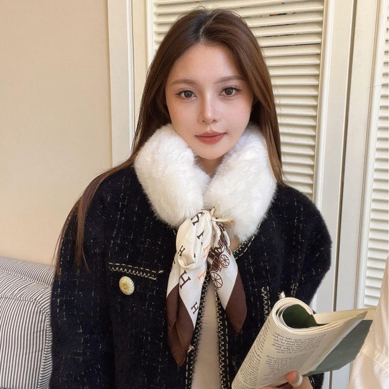 Exquisite Women's Korean Style Plush Scarf - Versatile Neck Warmer for Autumn and Winter