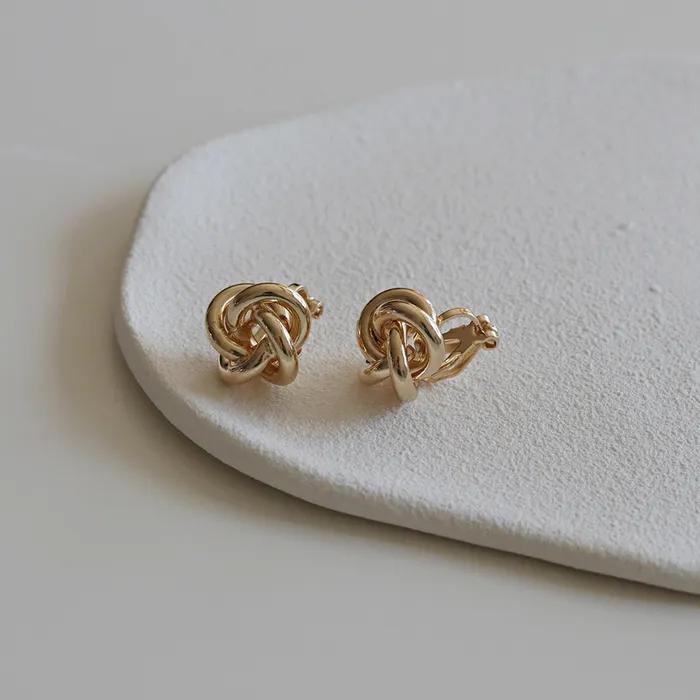 _FF25 Gold Twisted Earrings
