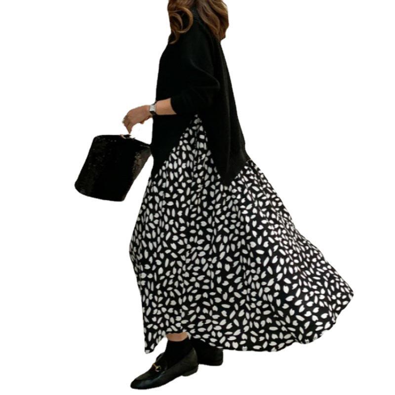 Vestido largo de manga larga con estampado empalmado y diseño de dos piezas (otoño/invierno 2023)