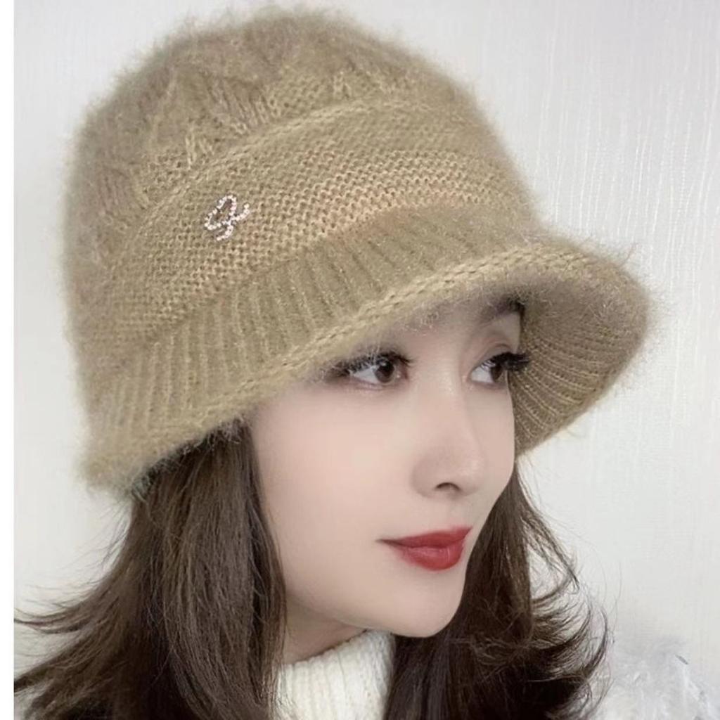 Women's New Hat Winter Knitted Squirrel Fleece Brim Fashionable Winter Warm Versatile Hat