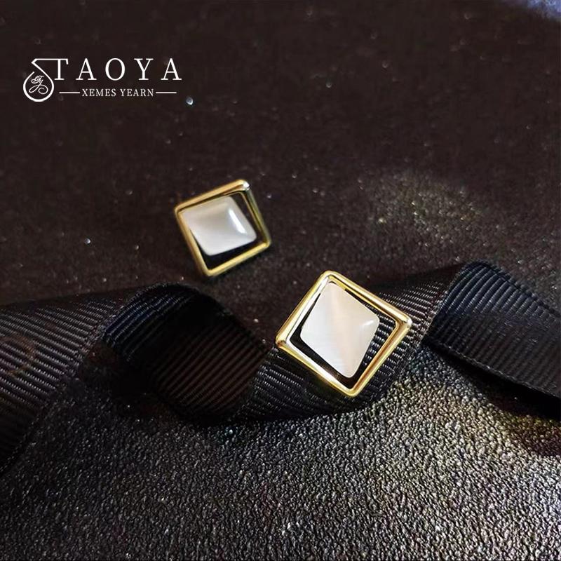 

Classic Geometric Rhombic Opals Hollow Metal Copper alloy Stud Earrings Luxurious Ear Accessories For Womens in 2026 New Jewelry