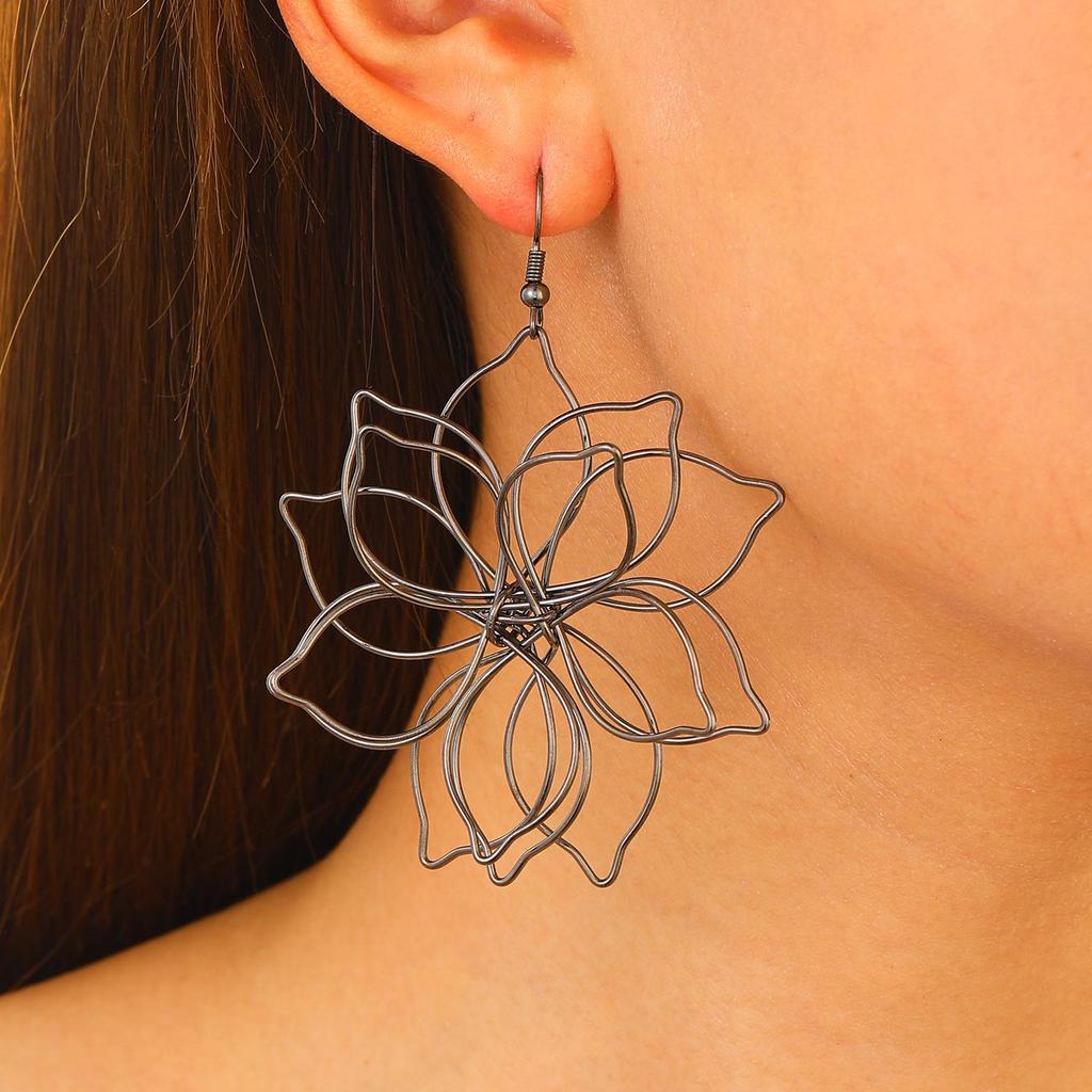 Retro Geometric Hollow Flower Earrings for Women