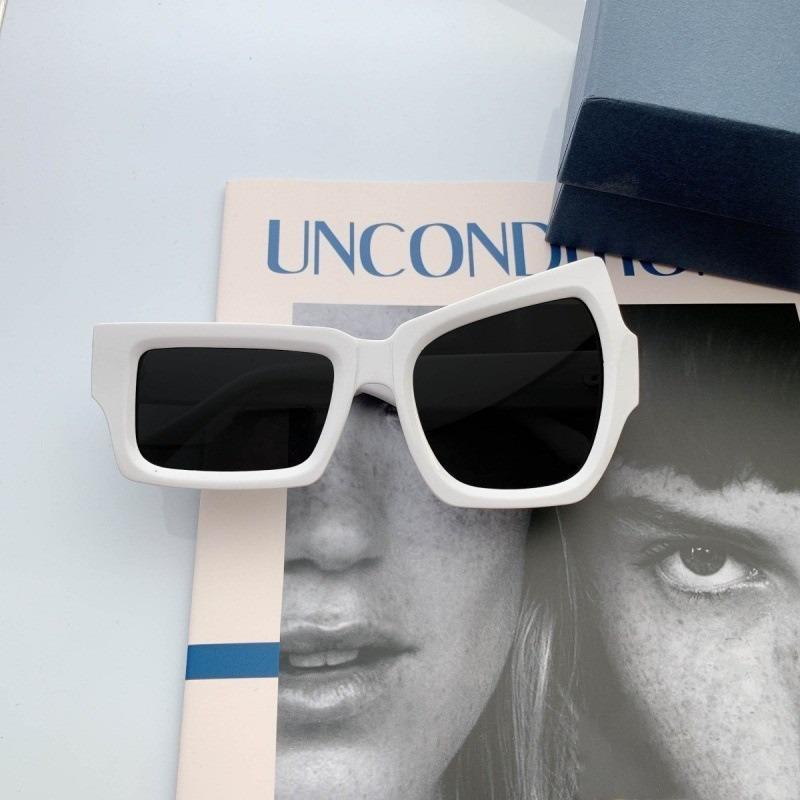 Funny Sunglasses for Women Eyebrow-raising Unisex Sunglasses for Men Fashion Irregular Size UV 400 Protection PC Lens Full Rim