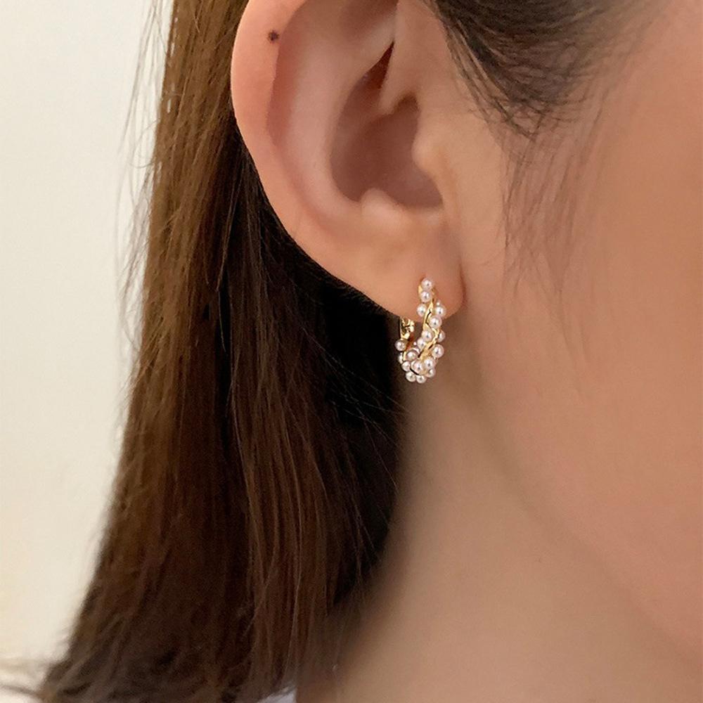 Neue Mode Koreanische Einfache Temperament Kreis Perle Kleine Vielseitige Creolen für Damen Party Bankett Hochzeit Schmuck Geschenke
