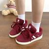 2024 New Niche Retro Burgundy Skateboard Shoes Ins Super Fire Versatile College Style Street Shot Bread Shoes Men's and Women's Shoes