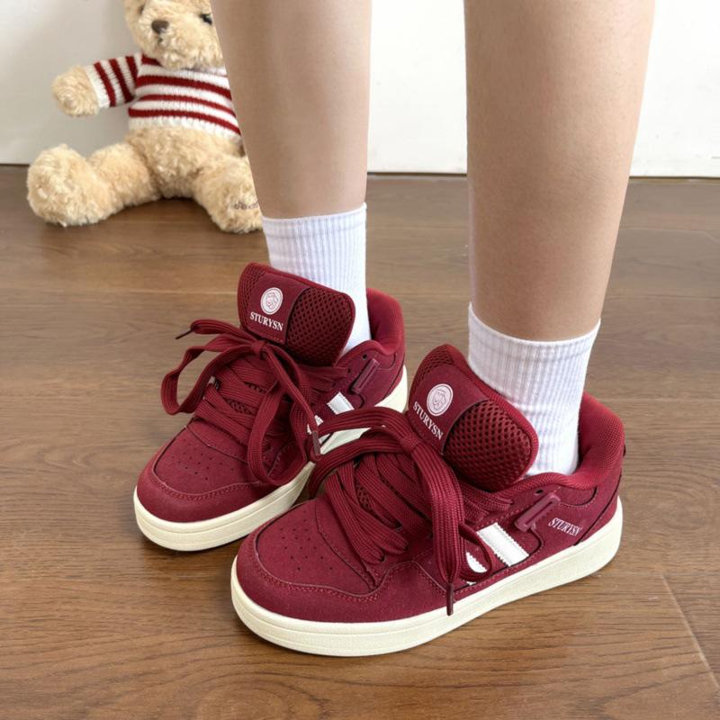 2025 New Niche Retro Burgundy Skateboard Shoes Ins Super Fire Versatile College Style Street Shot Bread Shoes Men's and Women's Shoes