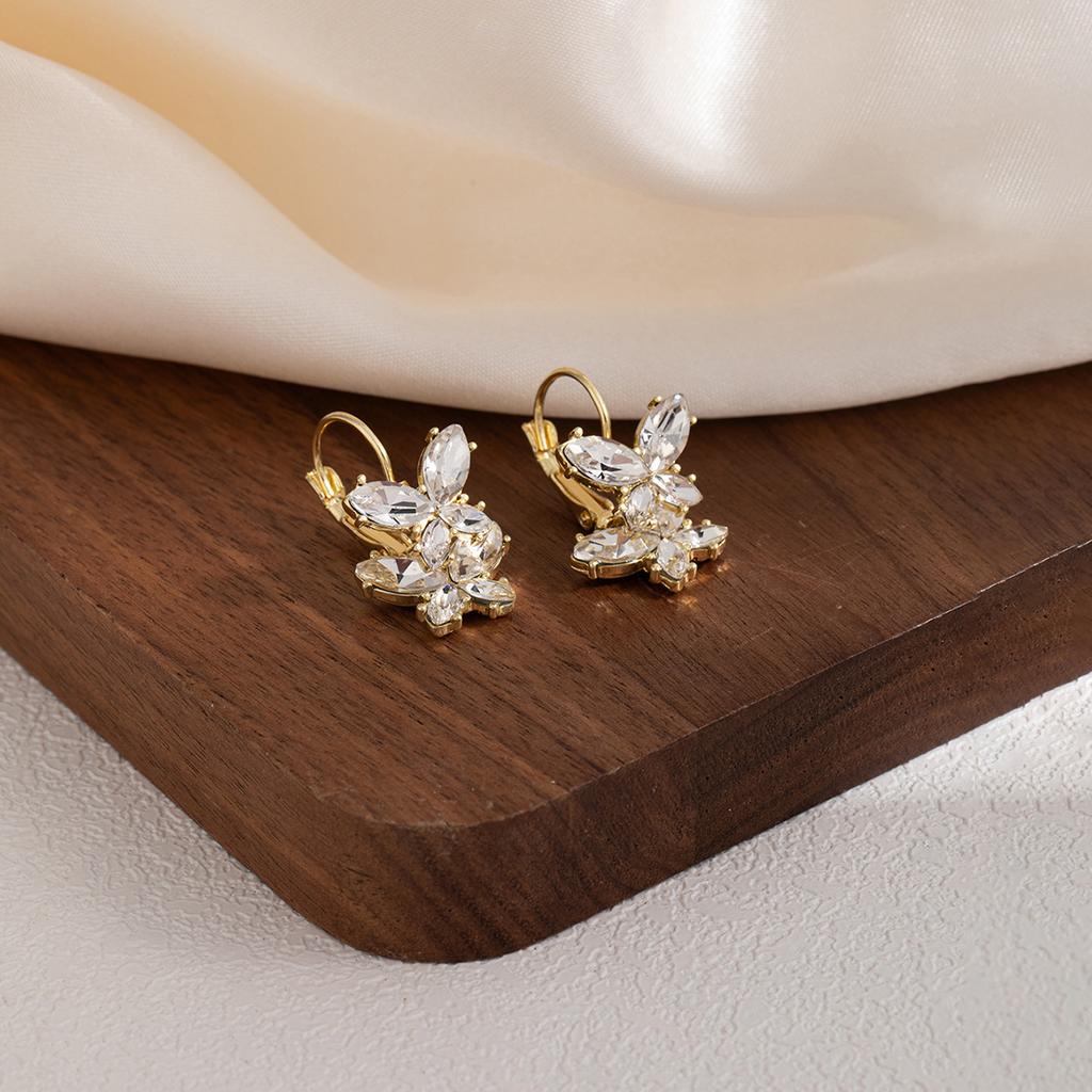 Gold Cat Earrings for Women Rhinestone Cat Stud Earrings Cute Animal Butterfly Earrings Hypoallergenic Ear Accessories Gift for Women