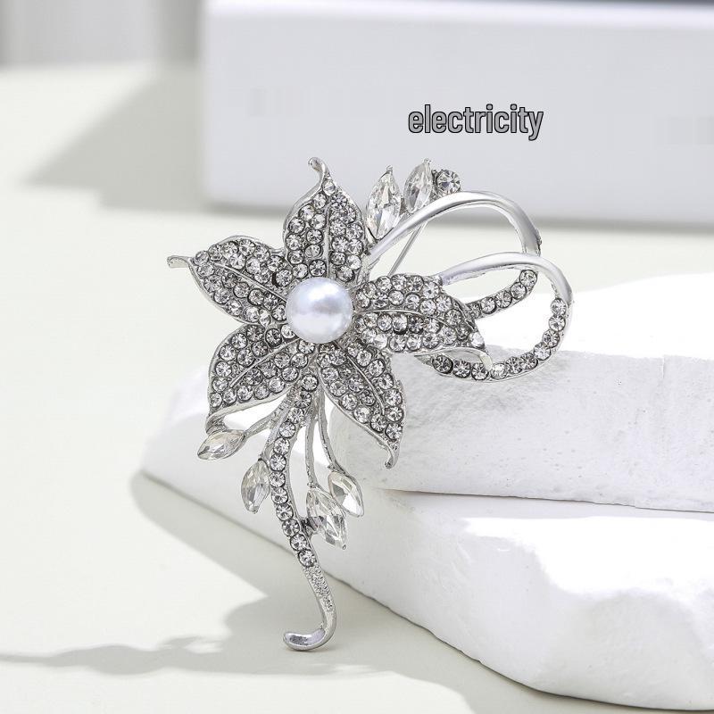 High-End Floral Brooch: Elegant Women's Corsage Pin for Suits