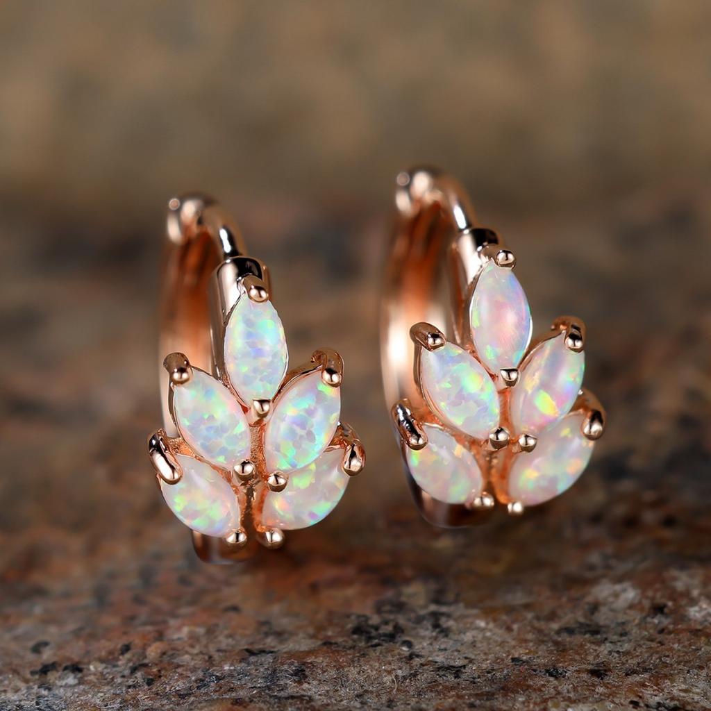 5 Niche Horse Eyes Simple Leaf Design Ear Buckle for Women Versatile Personalized Retro Style