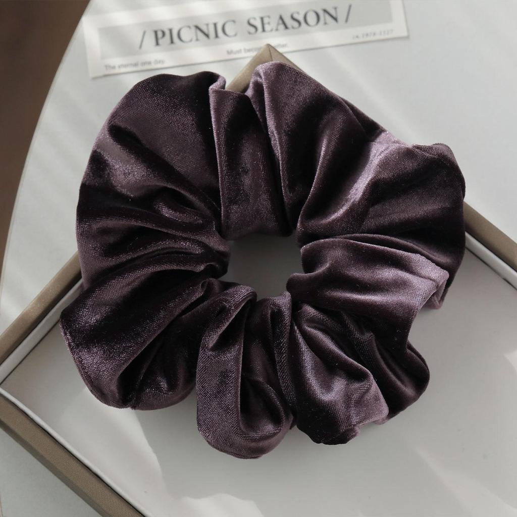 High-Elasticity Golden Velvet Hair Scrunchies for Women – Autumn/Winter Collection