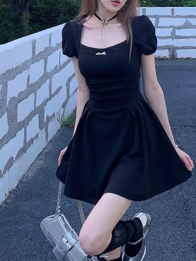 

«Женское черное платье А-силуэта с французским квадратным воротником — летний шик» L for 100-110 jin