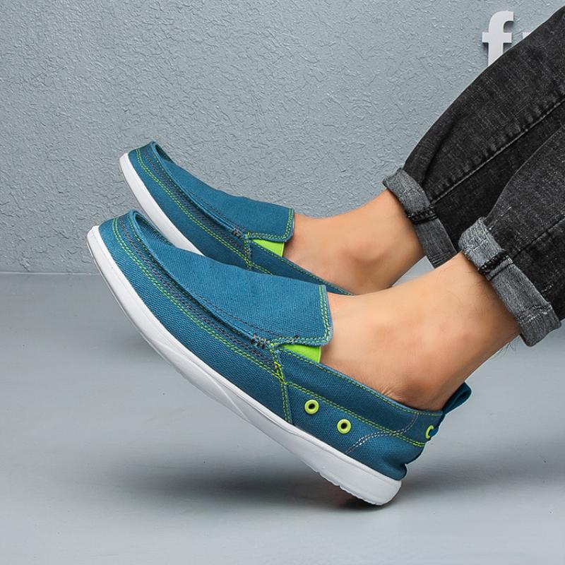 New Men's Canvas Shoes Korean Style Loafers Slip-On Flat Shoes Breathable Wear-Resistant Casual Shoes Fashion Men's Shoes