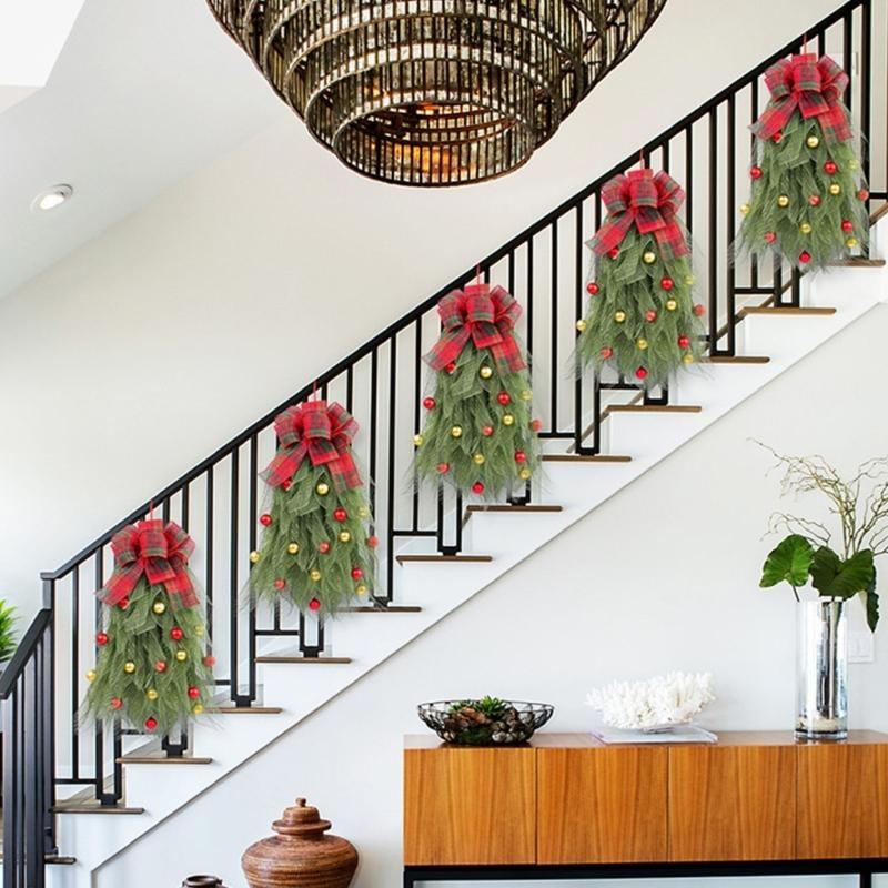 652F Christmas Tree Wreath with Plaids Bowknot Christmas Balls Ornament Holiday Wreath Farmhouses Party Supplies for Holiday