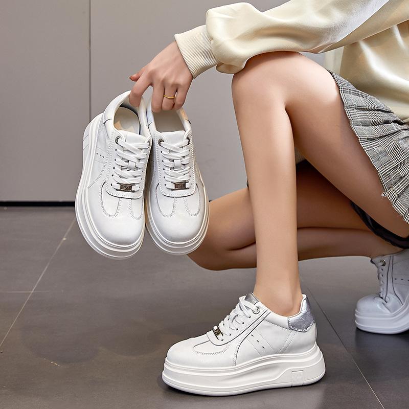 Internet celebrity live broadcast burst thick sole height increase casual sports shoes women 2025 spring new muffin lace-up white shoes women