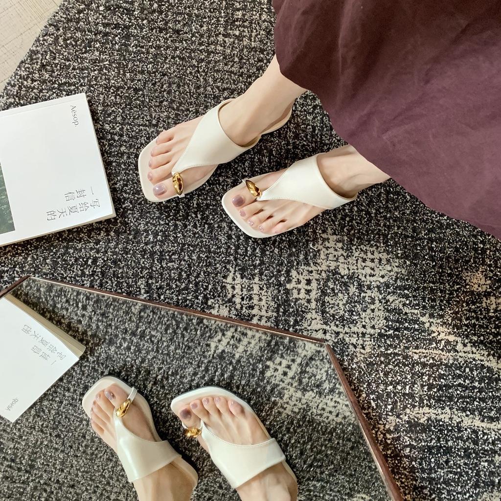 Sheepskin version~ Genuine leather casual sleeve toe flip-flops women's summer wear metal buckle flat bottom pinch slippers beach sandals