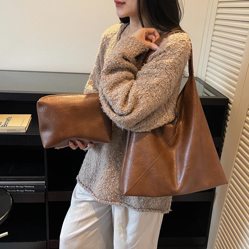 Large Capacity Retro Bag Women's Shoulder Bag Commuter Tote Bag