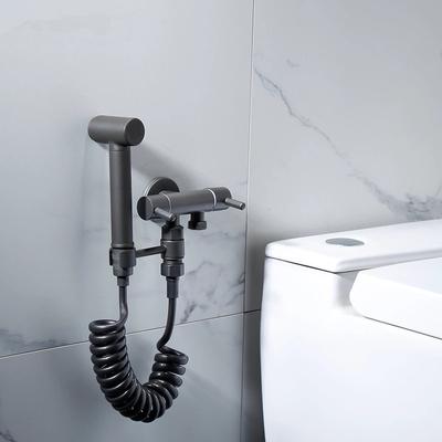 Nástěnná šedá toaletní bidetová sprchová sada Mosazná dvojúčelová bidetová baterie Koupelnová sprchová hlavice Bidetová baterie Vysokotlaká pistole