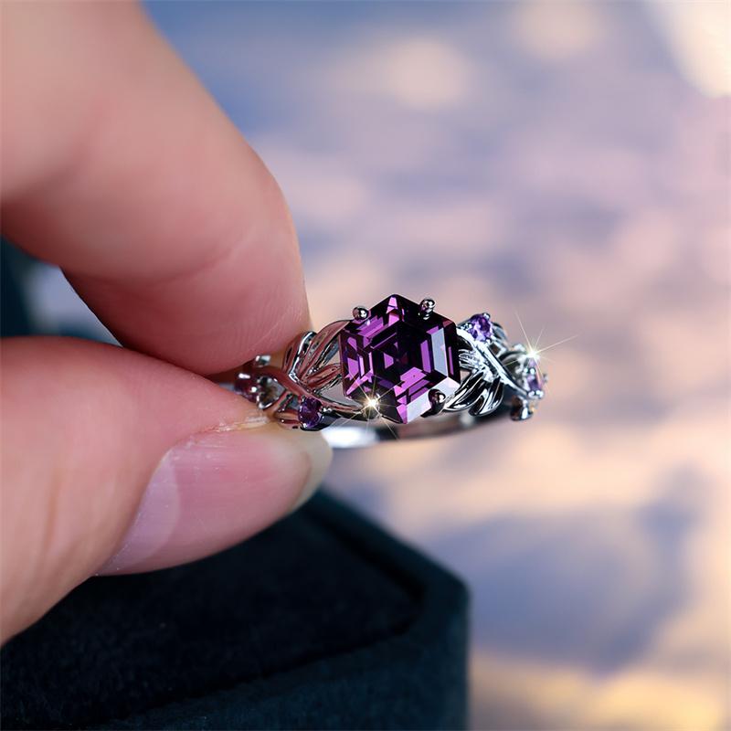 Bague Torsadée Hexagonale Incrustée de Zircon Violet Magnifique Haute Mode Couleur Argent Délicate Vintage Alliances Pour Femmes Bijou Cadeau