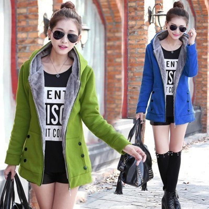 

Плюшевая куртка-свитер с капюшоном