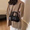 Hand carrying retro bowling bag women's 2025 new fashion shoulder bag texture messenger bag