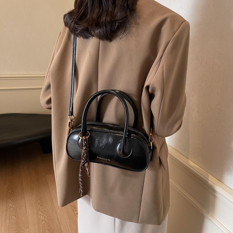 Hand carrying retro bowling bag women's 2025 new fashion shoulder bag texture messenger bag